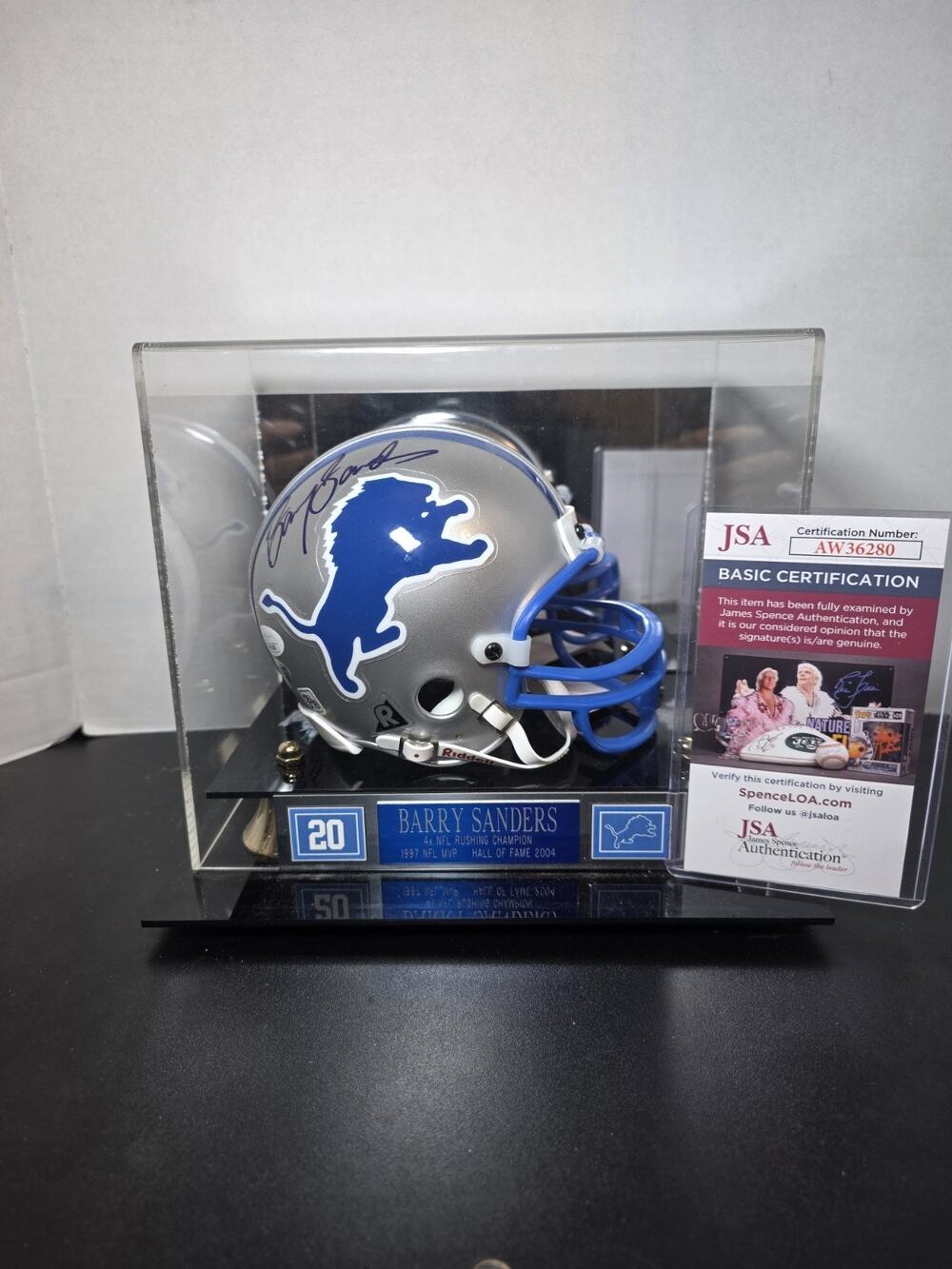 BARRY SANDERS Signed Lions Riddell Throwback Mini Helmet W/case. Jsa Coa